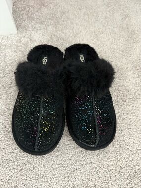 UGG Cozy II - Kids Black Sheepskin Slide Slippers with Multicolor Glitter